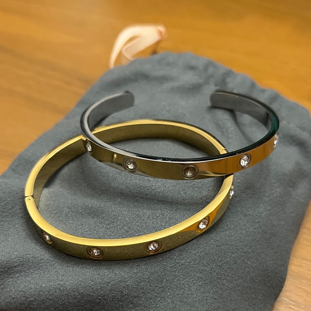 Elegant Gold and Black Bangle Set